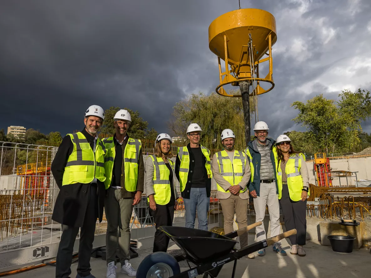 Visuel Pose de la première pierre de la piscine de la Fontenette