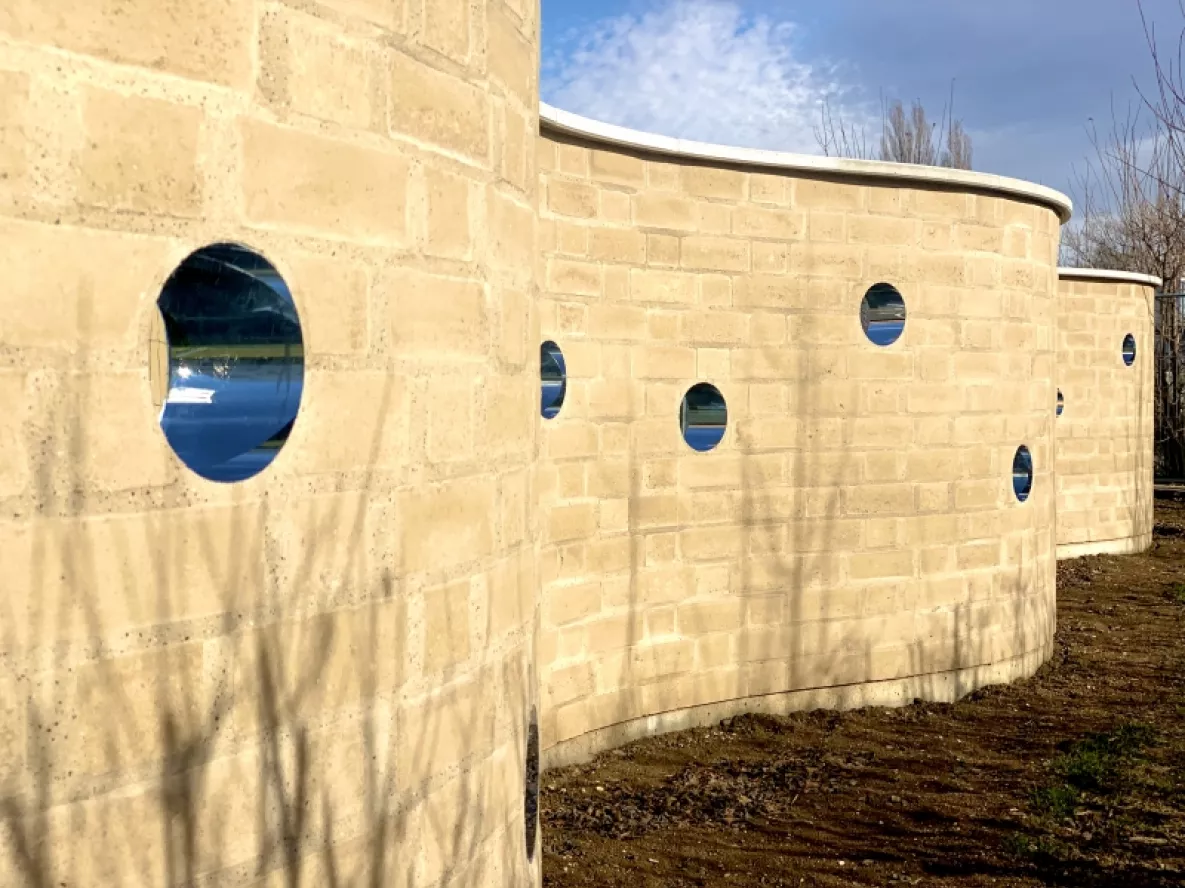 une partition, ce qui passe d'un monde &agrave; l'autre