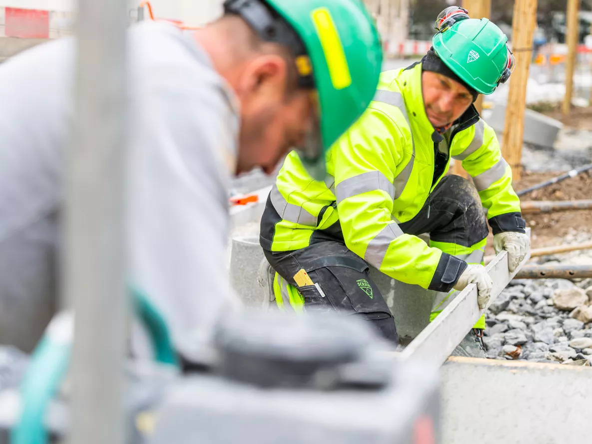 Travailleurs sur un chantier