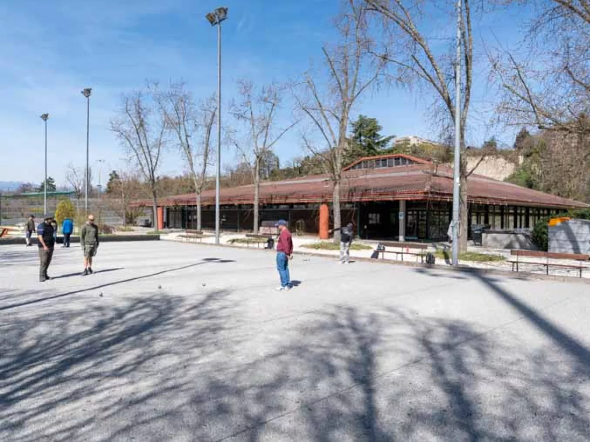 Pointeurs de p&eacute;tanque au boulodrome