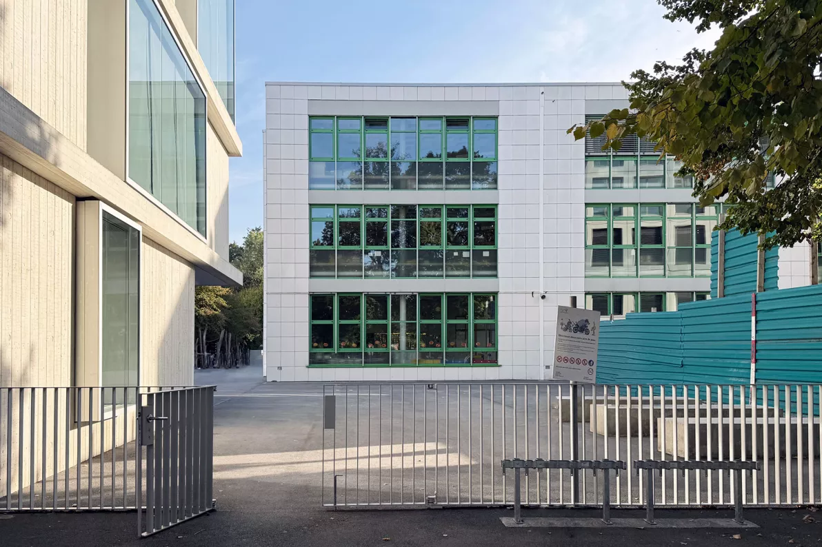 Cour de l'&eacute;cole du Val-d'Arve