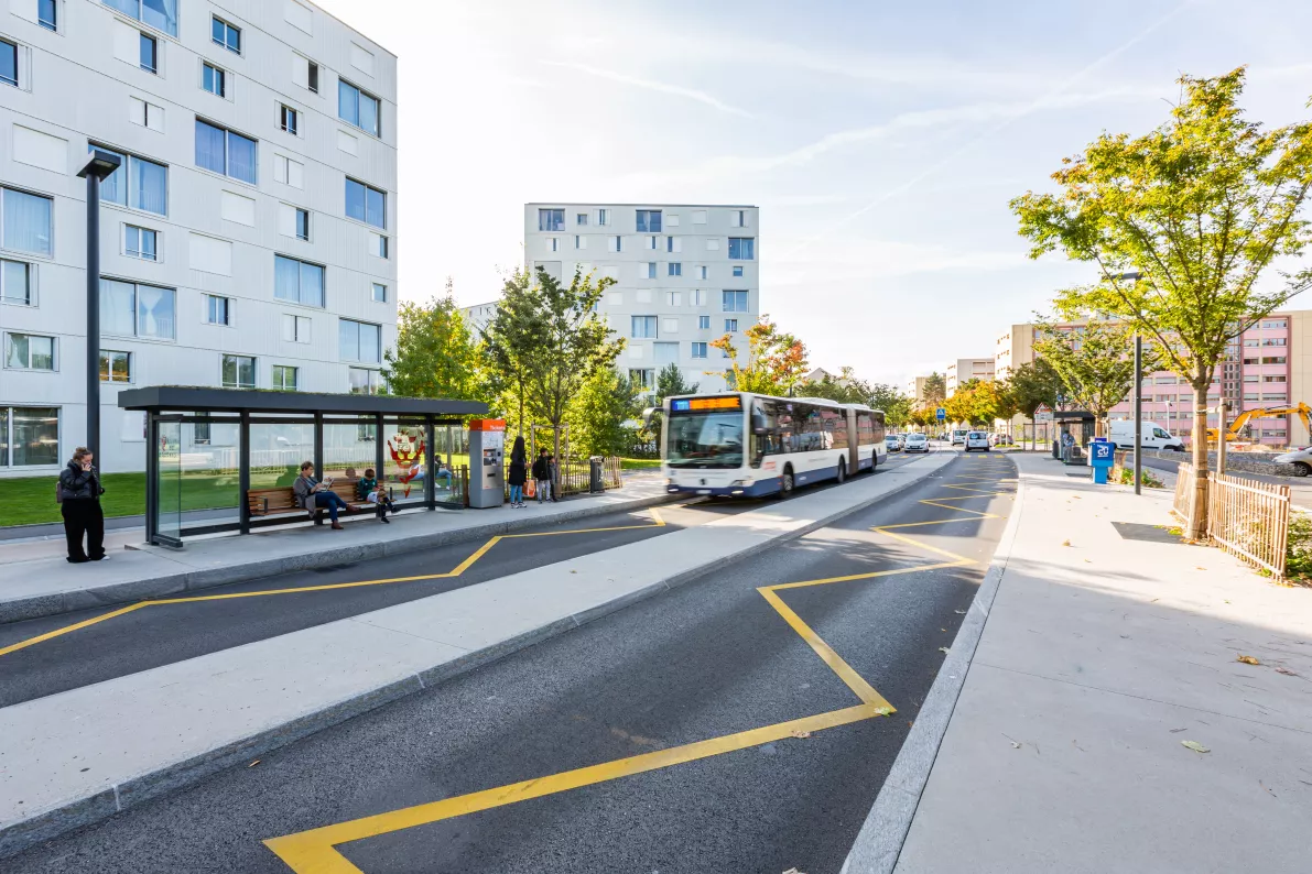 arr&ecirc;t de bus TPG