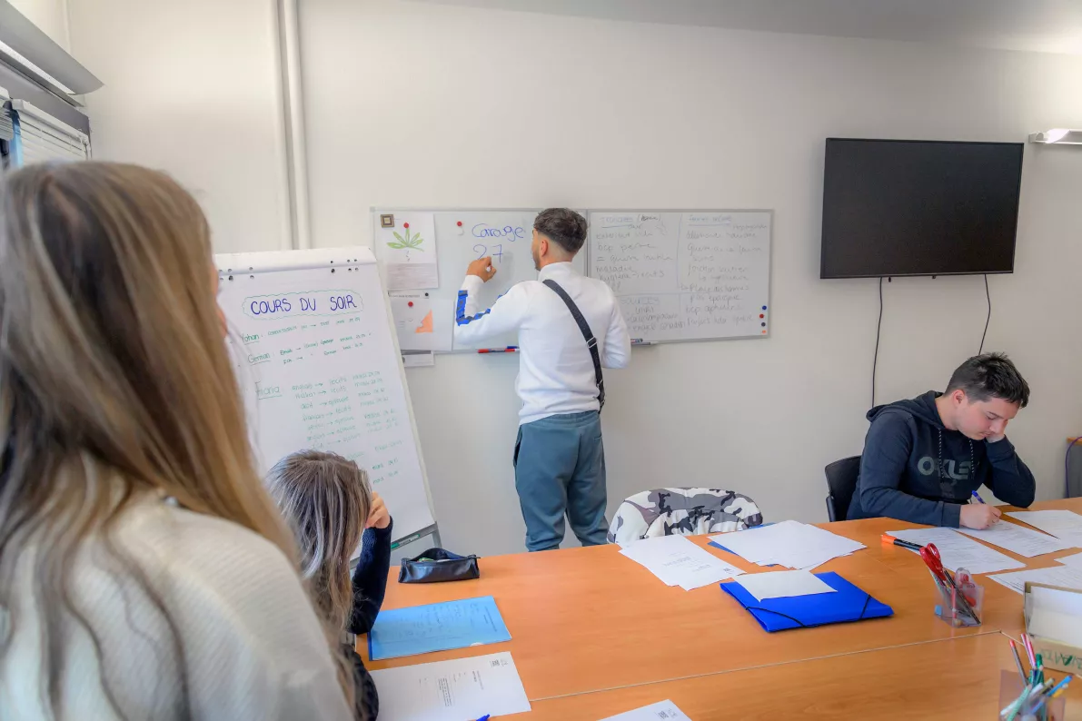 Jeune au PEJ de Carouge