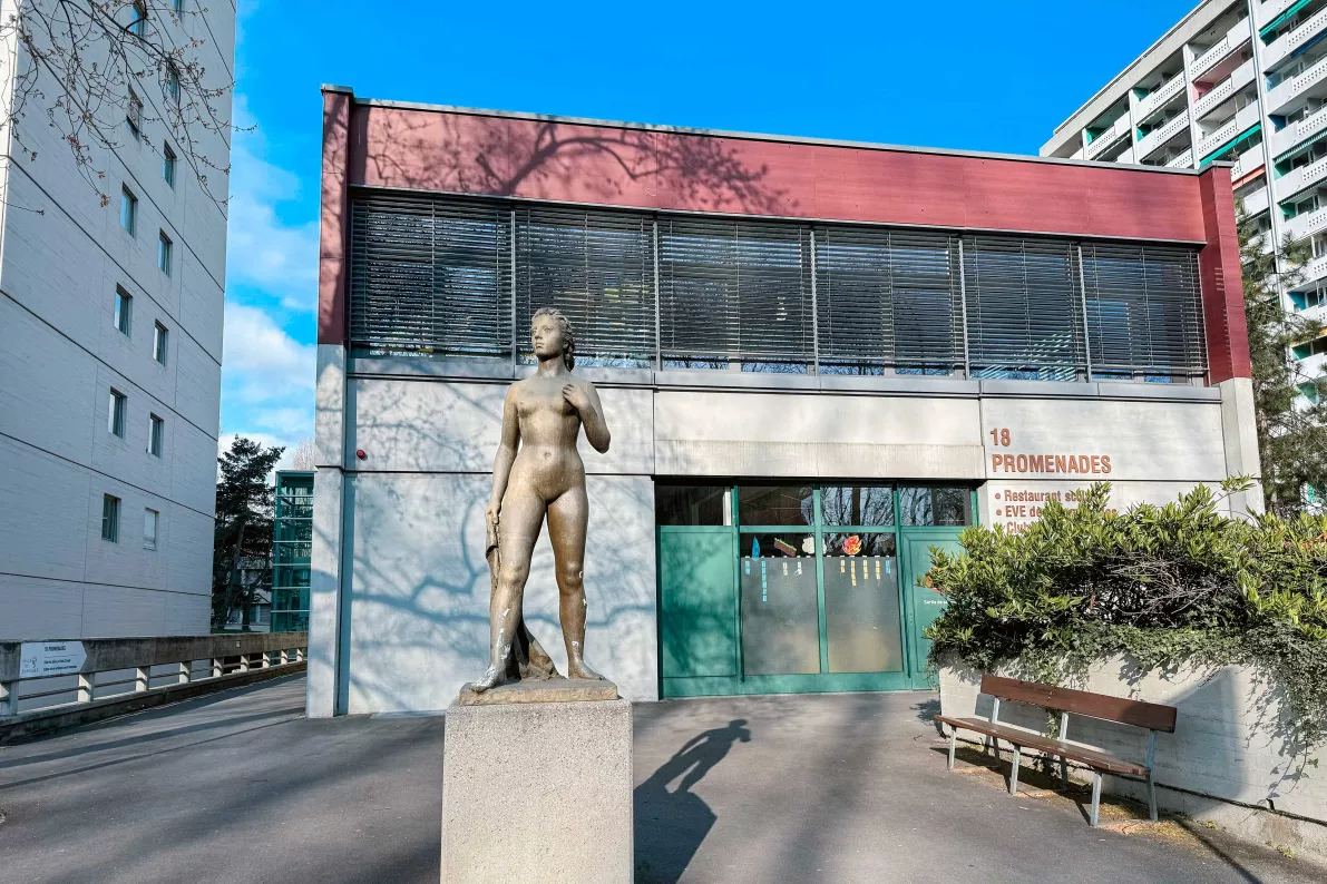 Promenade 18, b&acirc;timent communal