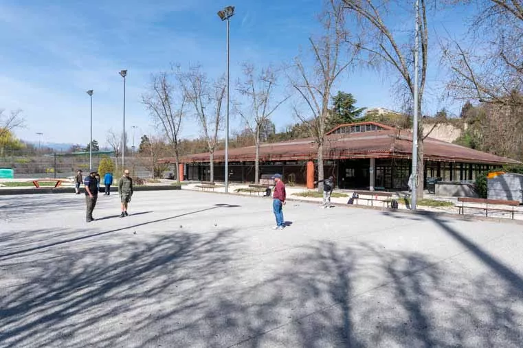 Pointeurs de p&eacute;tanque au boulodrome