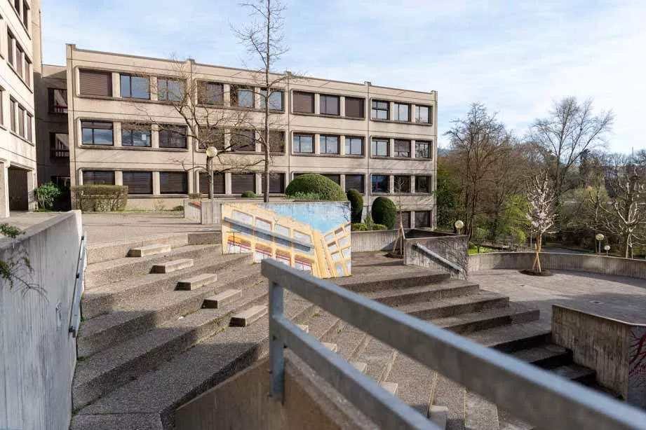 Photo du collège et ECG Madame de Staël