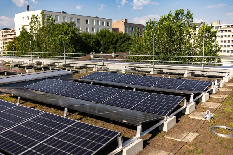 Toit de l'école du Val-d'Arve