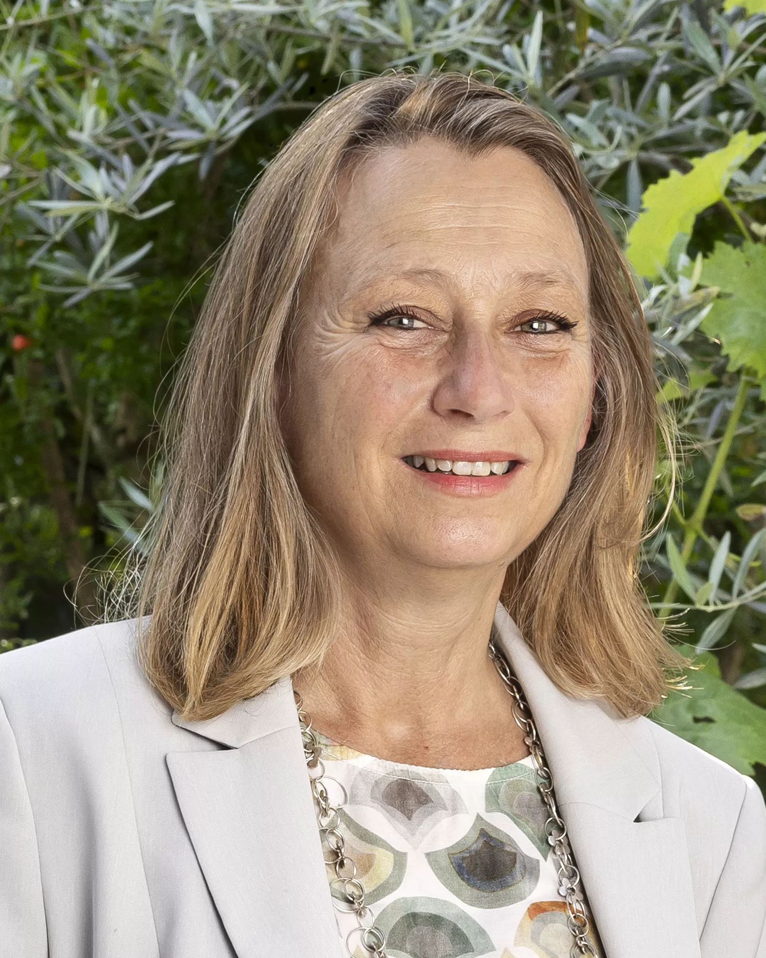 Mme Sonja Molinari