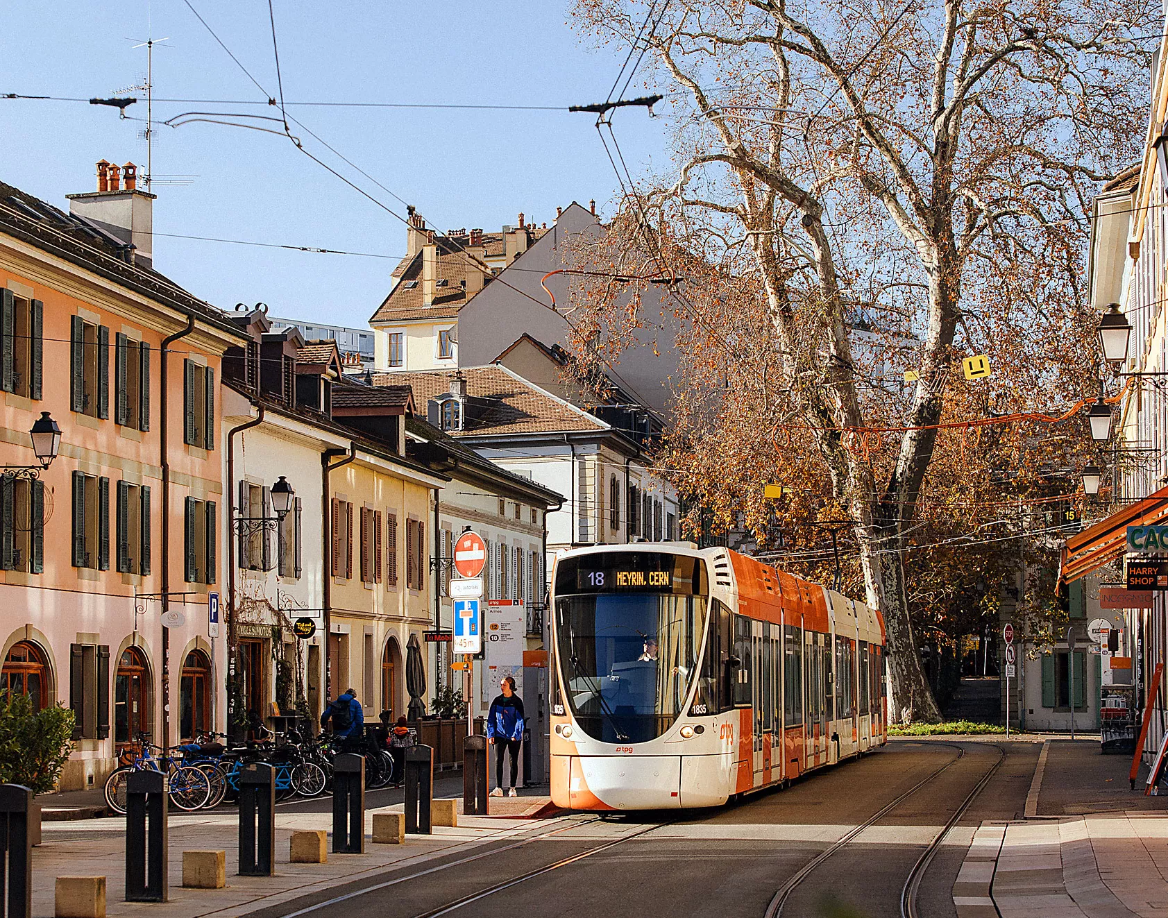 Tram dans Carouge