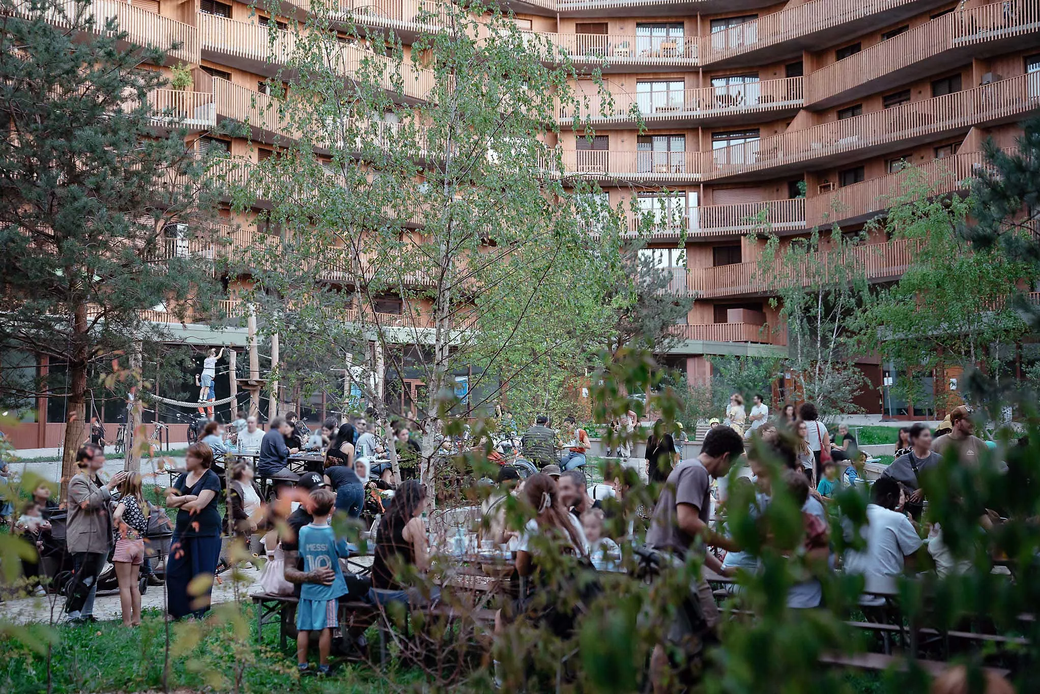 F&ecirc;te &agrave; la cit&eacute; L&eacute;opard, Carouge Est
