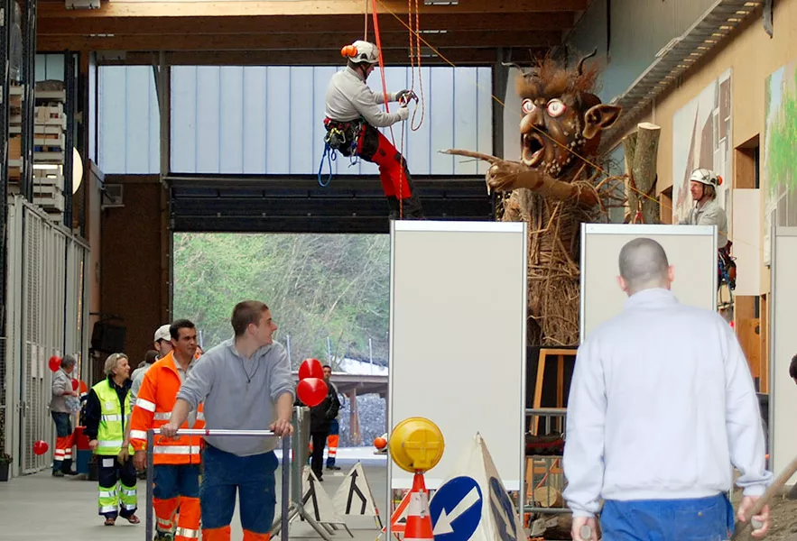 Service Voirie Espaces verts et Matériel en action